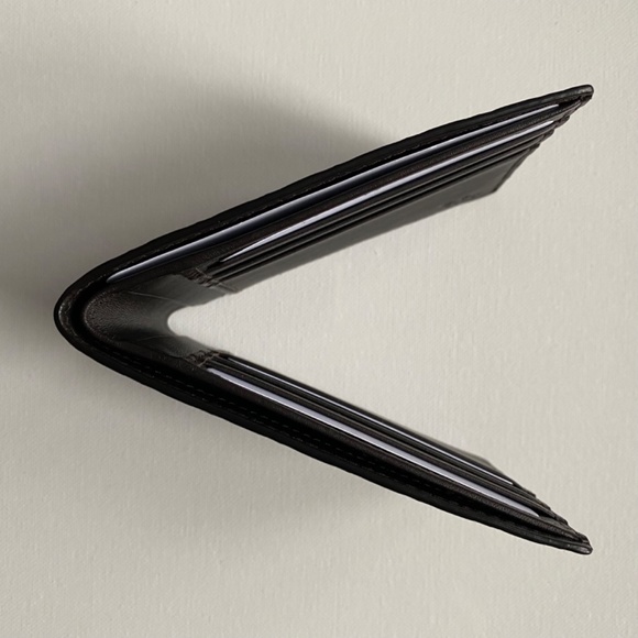 GUCCI Microguccissima Bi-Fold Wallet Dark Brown - Picture 8 of 16